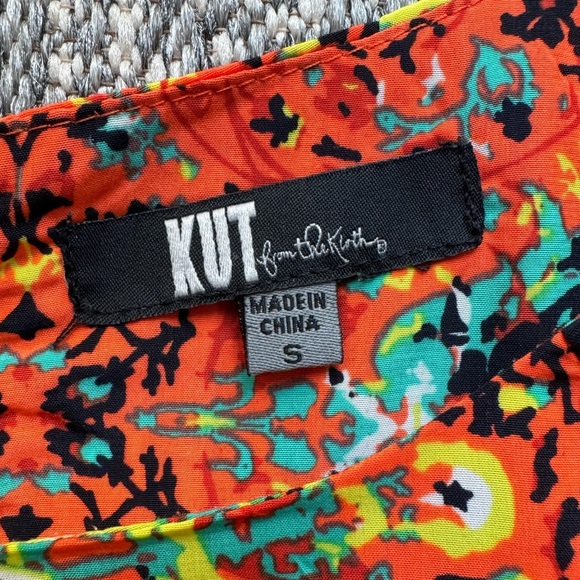 KUT From the Kloth Kaleidoscope Print High-Low Top - Small - Picture 5 of 10